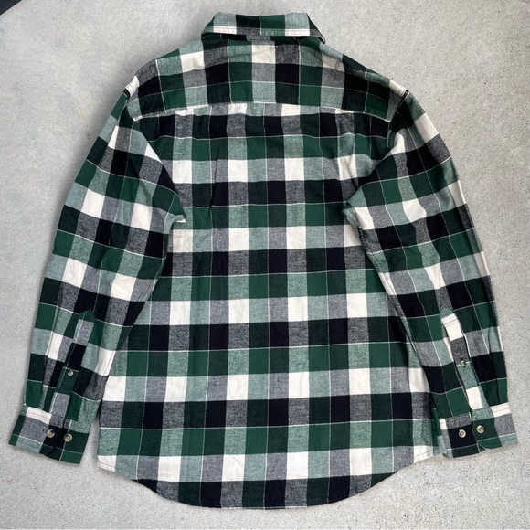 Green flannel button up shirt - size M - Picture 4 of 5
